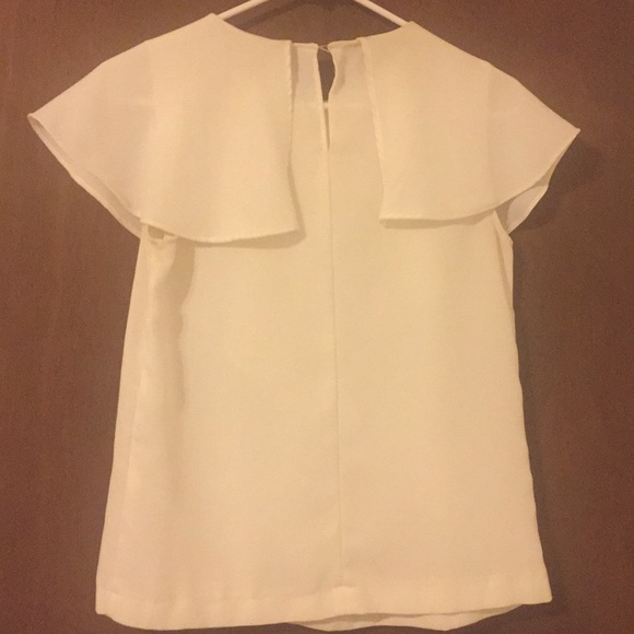 Basic White Top with Ruffle Detail - Picture 4 of 4